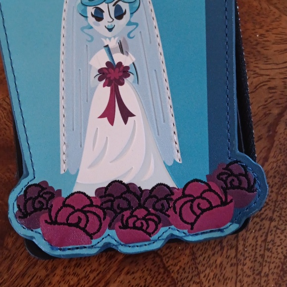 Rare Loungefly Haunted Mansion Exclusive Black Widow Bride Cardholder - Picture 3 of 14